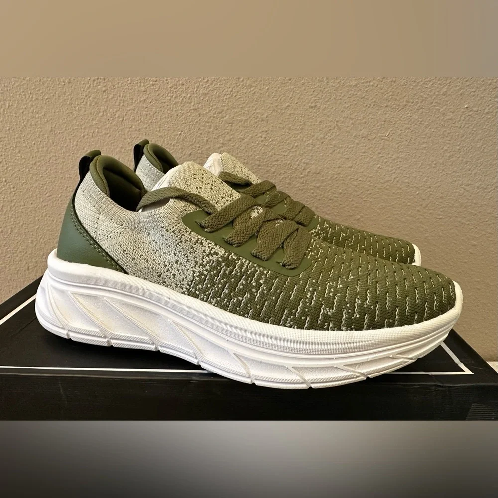 J/Slides Sneakers/Running Shoe - NIB